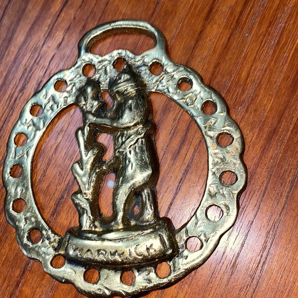 Warwick Castle Coat of Arms Horse Medallion Vtg Warwickshire England - Picture 3 of 5